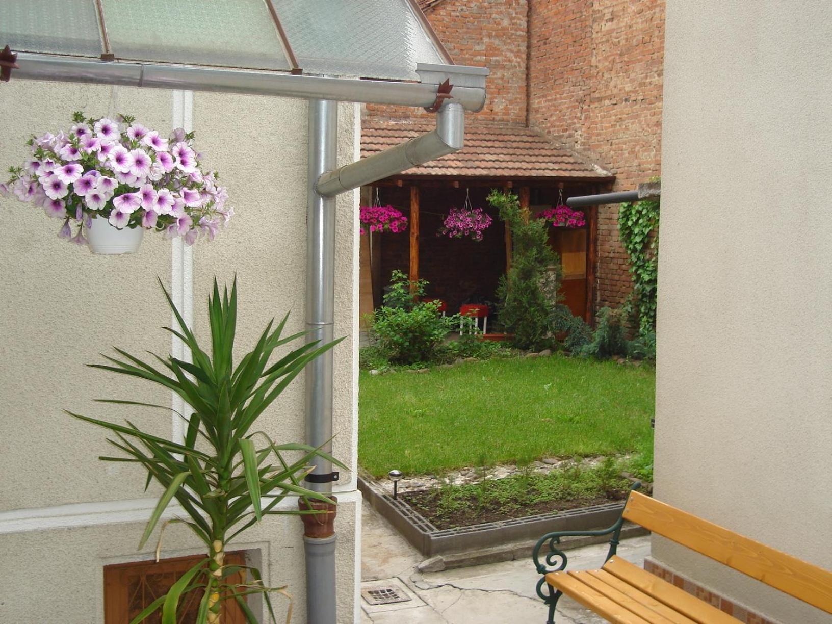 Guesthouse Daniel Oradea Ngoại thất bức ảnh